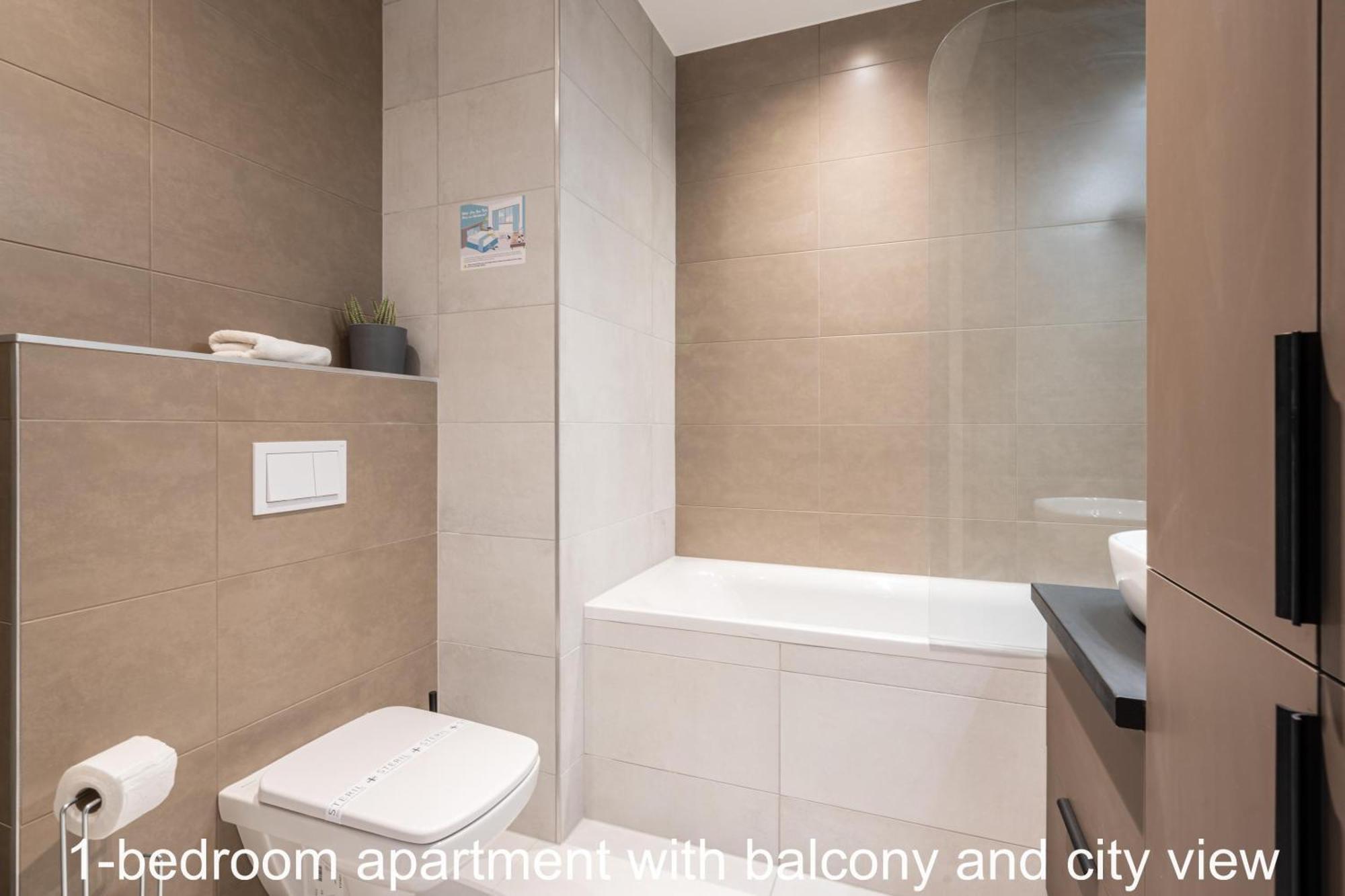 Buda Side Luxury 3-4-5 Apartment